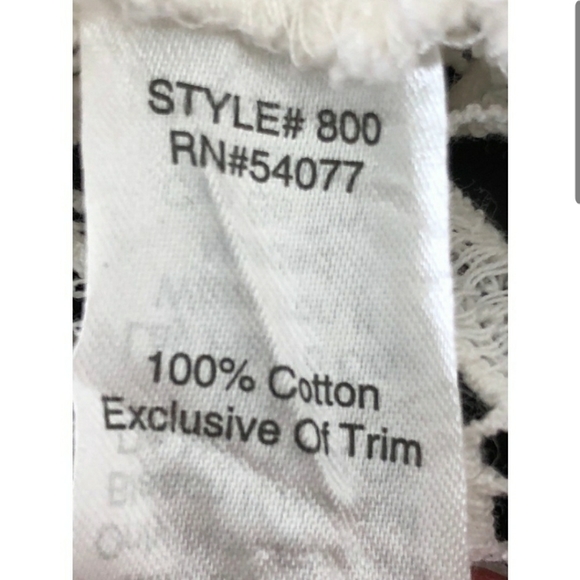 CAbi Style #800 Needlepoint Lace Peplum Shell Top - Picture 6 of 6